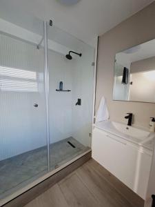 Stunning Beach Rd studio flat