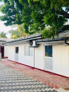 Trinco Bay Dive Hostel