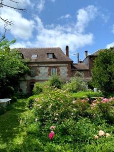 B&B / Chambres d'hotes La Cour de l-eglise : photos des chambres