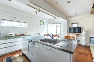 JR LINE Neko and Mado