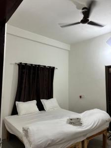Shree Radha Madhav Accommodation