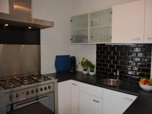 Bungalow in Noordwijk near Lake & Beach