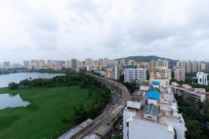 Peaceful, Spacious 2bhk with Balcony & SkylineView