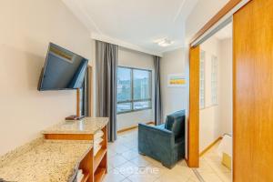 Apto em Cond. c Piscina aquecida CUR0905