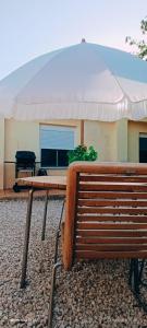 cozy House with Secret Garden & Spa private