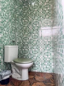 Casa Mongagua Piscina com luz de LED, cascata, churrasqueira jardim vertical