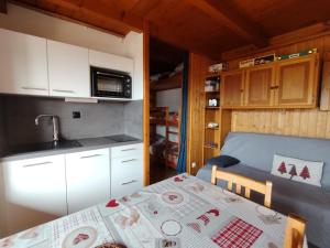 Appartements Appartement cosy 1 chambre avec balcons, proche pistes, parking inclus - FR-1-733-162 : photos des chambres