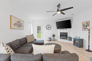 Pet Friendly Beach House - Baby Blue Heron by Panhandle Getaways