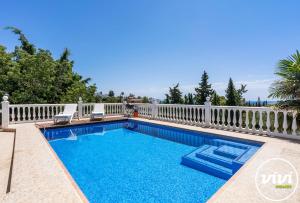 ViVi Homes - Villa Torre Alta - Sea views - pool - terrace