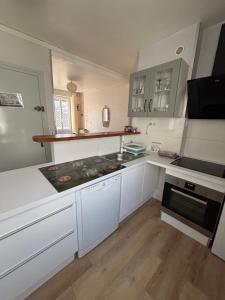 Appartements Bristol Manor joli f3 4pers en face thermes Neris : photos des chambres