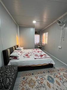 Cabin Staycation KLIA Sepang by AziziCameron