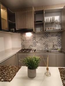 Apto amoblado con aire, piscina y parqueadero en Valledupar