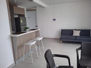 Apto amoblado con aire, piscina y parqueadero en Valledupar