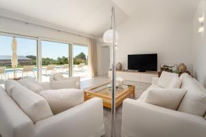 Villa Juki by Briskva