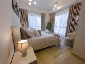 Luxury 1BR - Marina View, Walk to JBR Beach, Pools & Gym