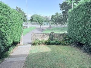 Hillrise - 3 bedroom house with garden