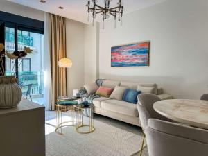 Qoople Legend B - premium apartments steps from the sea