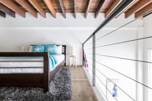 Oversized Designer Warehouse in Surry Hills City