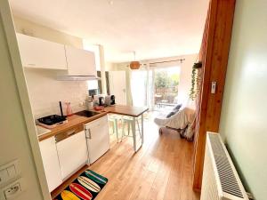 Appartements Joli studio, bassin d-Arcachon, parking prive, balcon : photos des chambres