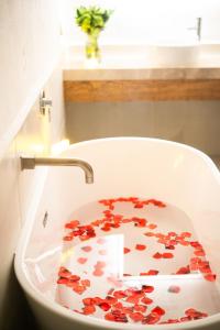 Crisol - Frente a la Parroquia de San Miguel Arcángel