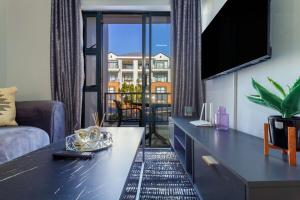 #AlimamaSpaces The Phelo's Reid