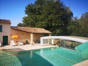 Maisons de vacances Gite les vignes avec piscine proche du Ventoux : Maison 2 Chambres