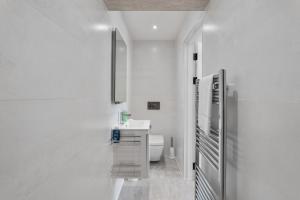 Edinburghs Finest - Chic and Luxurious Shore Apartment