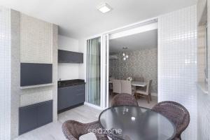 Apto cpiscina a 2min da praia de Bombas CVA305