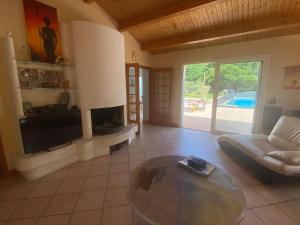 Villa avec jardin et piscine 3 minutes de la Rochelle