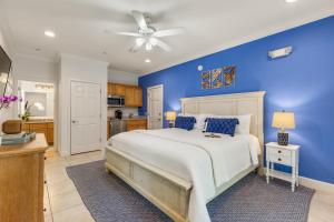 SUGAR PALM STUDIO at Travelers Palm Inn Key West