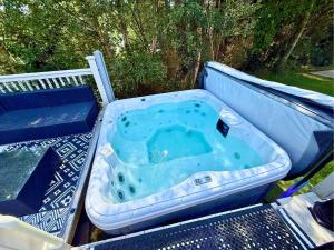 Lovely Hot Tub Caravan in Northumberland, Free Golf Access, Dog Friendly