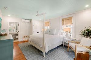 HONEY at Scarlet Mango Inn Key West