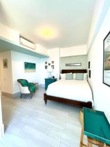 Beachfront FL21 Con Tina Aquarella