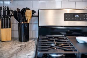 St Philip Gem 5 Bed-5 Bath Steps to FQ - Monthly