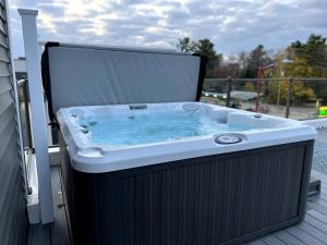 Private Hot Tub The Perch 14 Patio 2BR Downtown