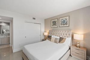 WATERFRONT Luxury 3 Bed 3 Bath Suite