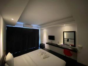 Azz Hotel