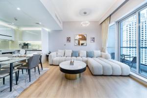 Upgraded Bay Central 1 Bed - Marina and Pool View