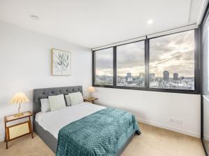 Stylish 2BR Unit with Pool and Gym in South Brisbane