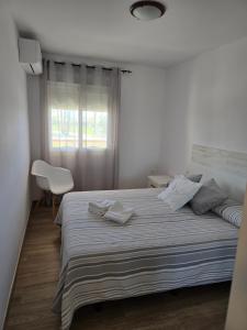 1 Bed Flat - Sleeps 2 - Parking - Wifi