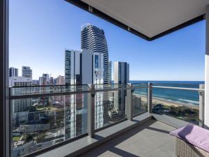 Luxe Broadbeach Escape 4BR with Ocean Views and Pool