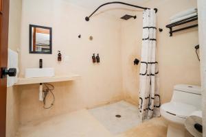 Bright & Spacious Ground Floor Suite Casa Jurel