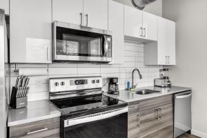 Tropicana Field 1 Bed in Downtown With Free Parking