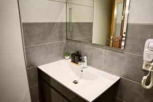 B&B / Chambres d'hotes Mas La Farelle Chambre d'hote,Fitness & Salle de jeux Gratuite & SPA en supplement : photos des chambres