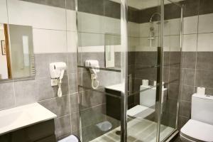 B&B / Chambres d'hotes Mas La Farelle Chambre d'hote,Fitness & Salle de jeux Gratuite & SPA en supplement : photos des chambres