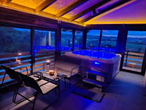 Natura Lux Holiday House with Pool and Jacuzzi