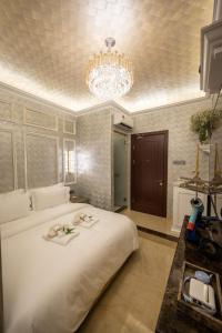 Regis by Ritz, Imago Mall Loft B