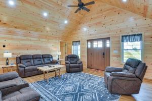 3 Mi to St Lawrence River Spacious Ranch Home