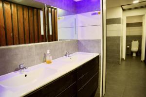 Maisons de vacances Mas La Farelle Gite, Fitness & Salle de jeux gratuite & SPA en supplement : photos des chambres