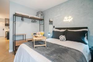 Studio com sauna, piscina e academia próximo às praias oceânicas